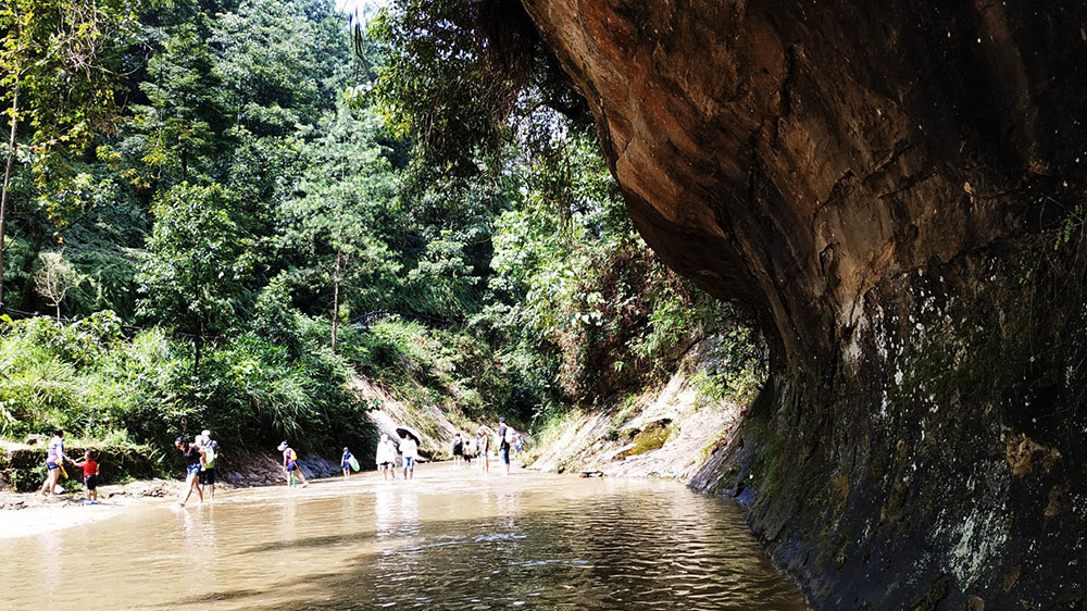 威遠(yuǎn)石板河旅游區(qū).jpg