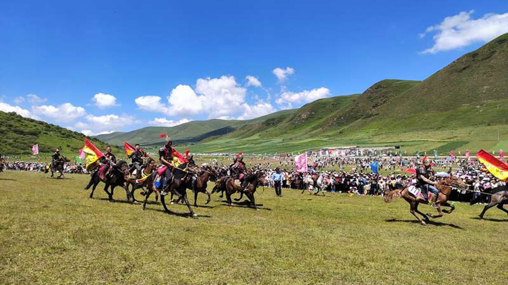 2023年甘肅岷縣文化旅游賽馬節(jié)現(xiàn)場(chǎng).jpg